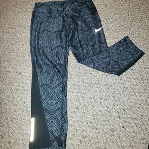 Nike Dri-Fit Crop/Capri Legging